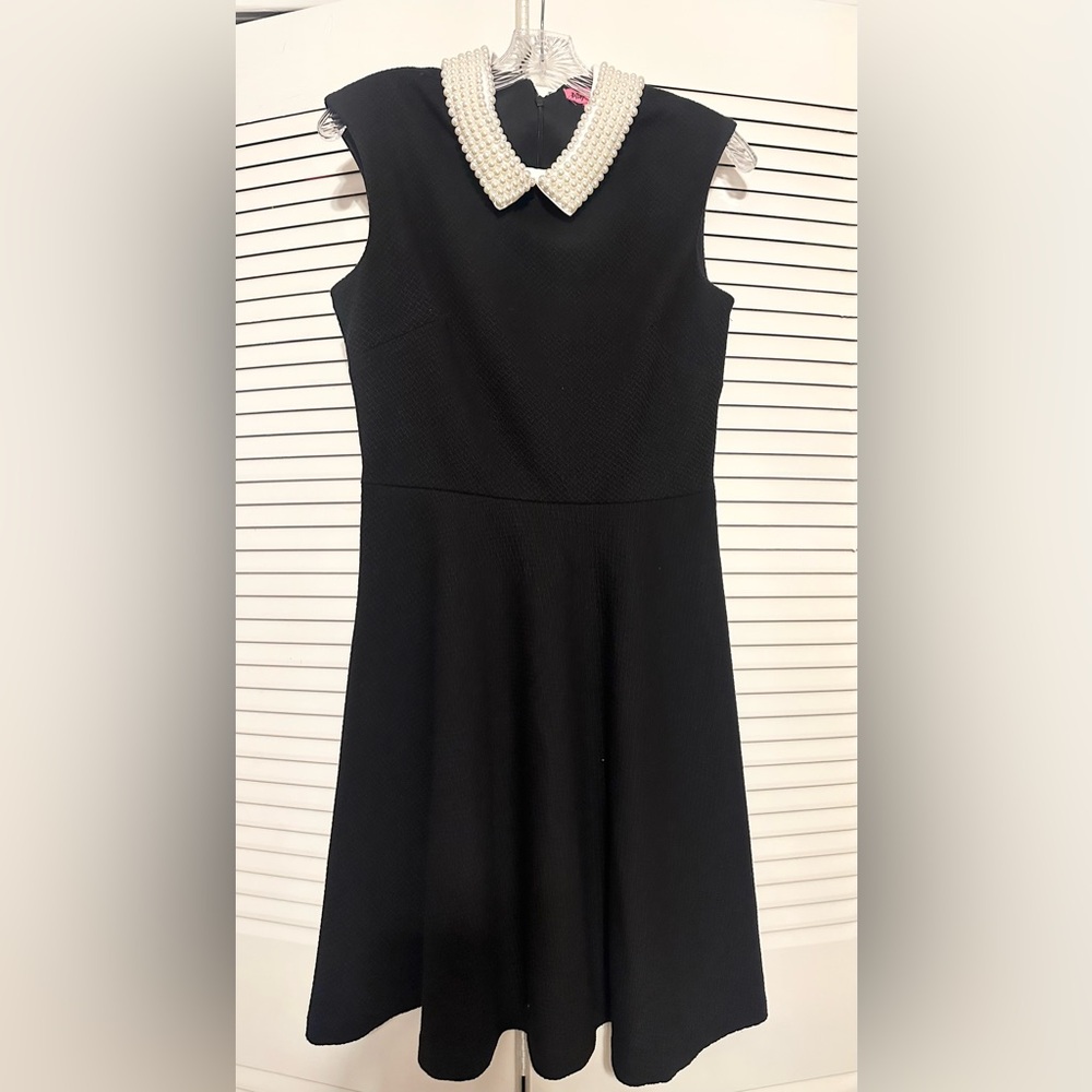 Betsey Johnson • Pearl collar fit and flare dress